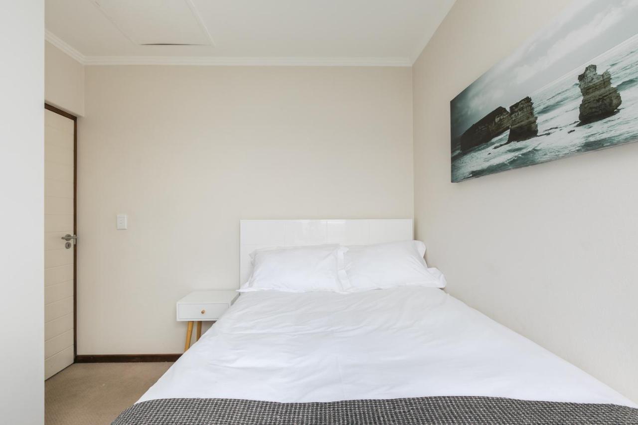 Modern Apartment In A Secure Golf Estate.Wifi Roodepoort Esterno foto