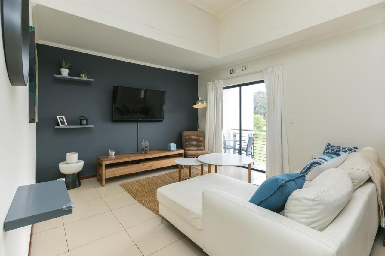 Modern Apartment In A Secure Golf Estate.Wifi Roodepoort Esterno foto