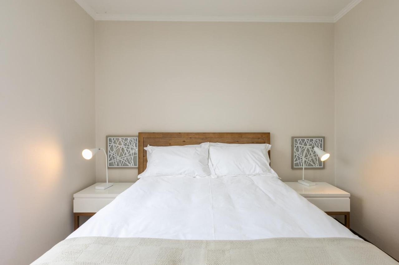 Modern Apartment In A Secure Golf Estate.Wifi Roodepoort Esterno foto