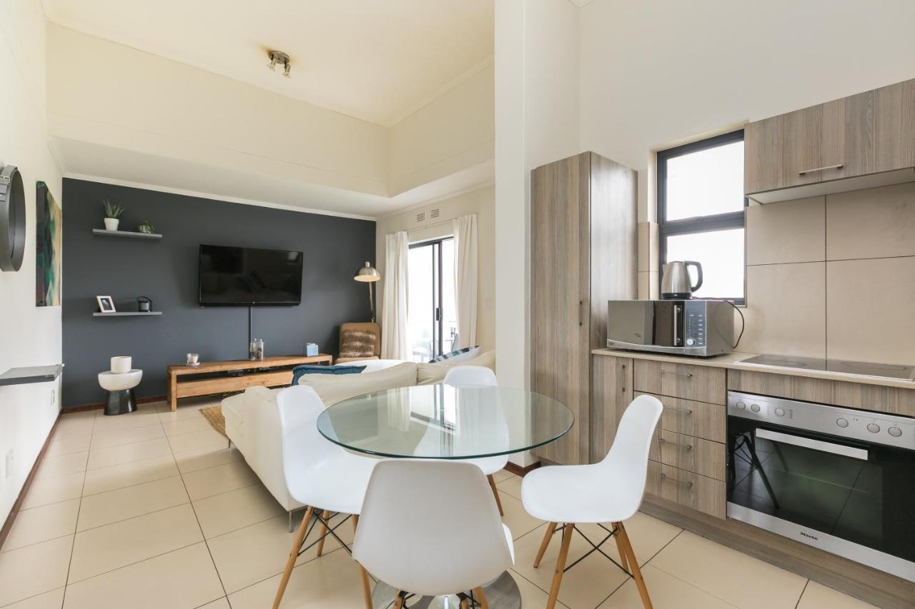 Modern Apartment In A Secure Golf Estate.Wifi Roodepoort Esterno foto